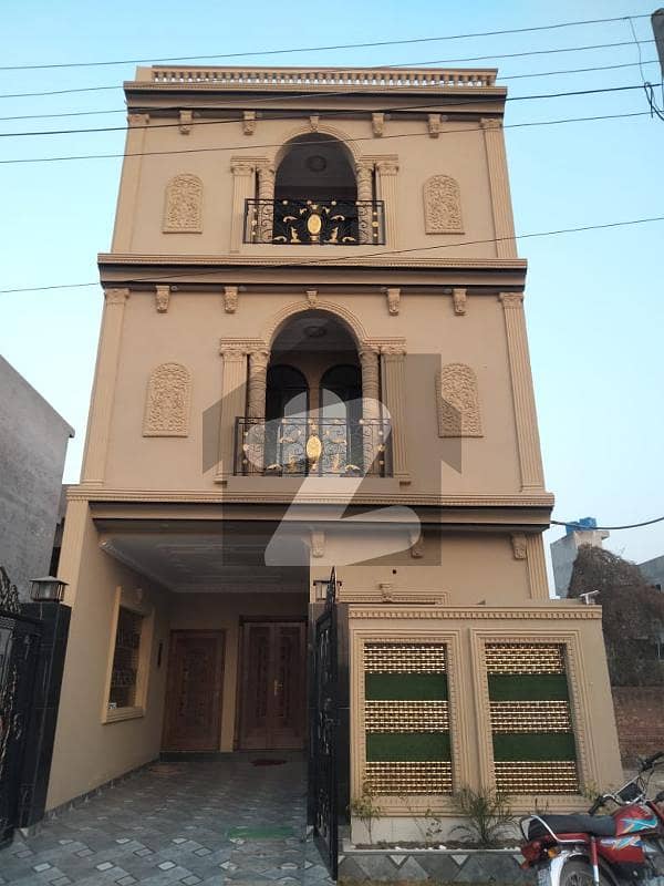 وائٹل ہومز اے اے وائٹل ہومز ہاؤسنگ سکیم,لاہور میں 6 کمروں کا 5 مرلہ مکان 2.4 کروڑ میں برائے فروخت۔
