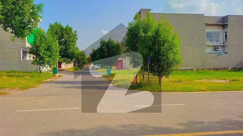 F17 MPCHS 10 MARLA PLOT FOR SALE NEAR TO MAIN MARKAZ & PARK