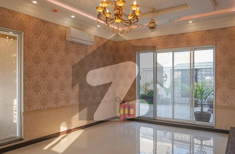 ڈی ایچ اے فیز 7 ڈیفنس (ڈی ایچ اے),لاہور میں 5 کمروں کا 1 کنال مکان 8.9 کروڑ میں برائے فروخت۔