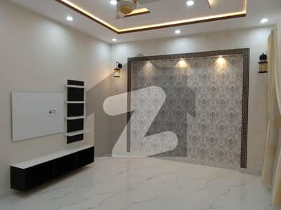 بحریہ ٹاؤن ۔ بلاک اے اے بحریہ ٹاؤن سیکٹرڈی,بحریہ ٹاؤن,لاہور میں 2 کمروں کا 5 مرلہ بالائی پورشن 32.0 ہزار میں کرایہ پر دستیاب ہے۔
