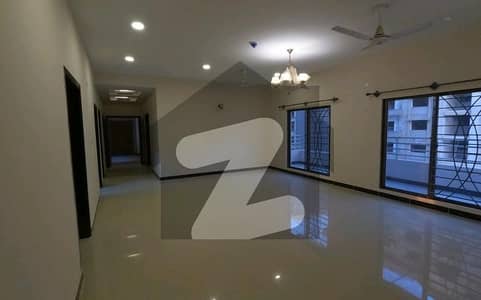 2700 Square Feet Flat In Central Askari 5 - Sector J For Rent