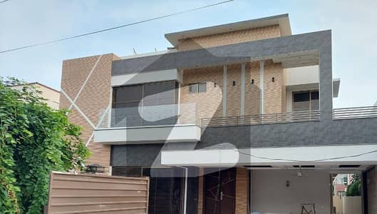 ای ایم ای سوسائٹی ۔ بلاک ڈی ای ایم ای سوسائٹی,لاہور میں 8 کمروں کا 19 مرلہ مکان 14.0 کروڑ میں برائے فروخت۔