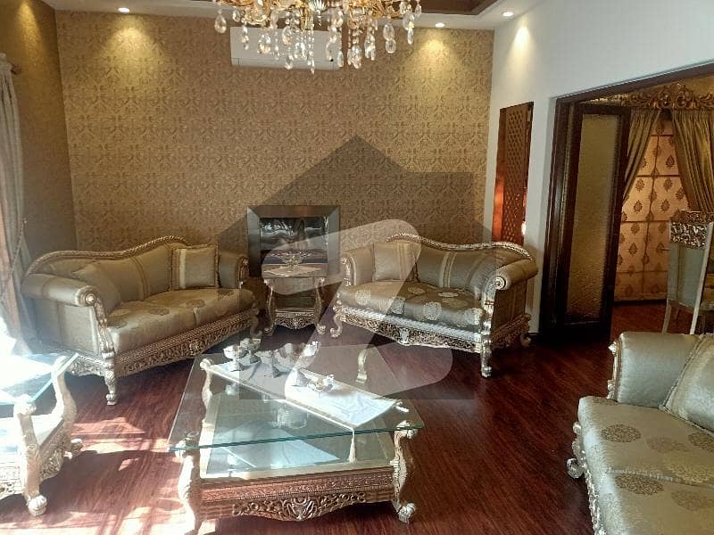ڈی ایچ اے فیز 5 - بلاک ایچ فیز 5,ڈیفنس (ڈی ایچ اے),لاہور میں 5 کمروں کا 1 کنال مکان 11.6 کروڑ میں برائے فروخت۔