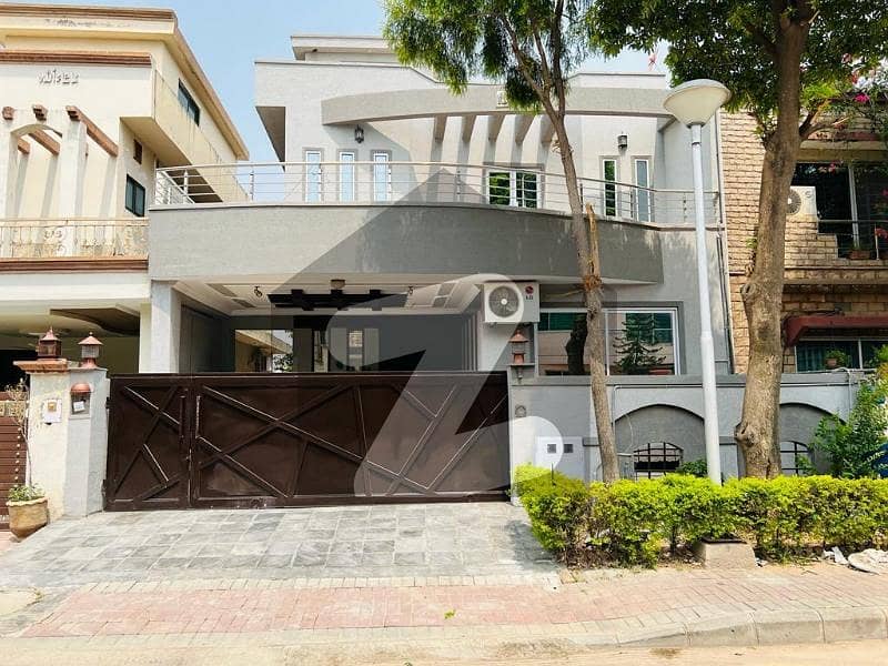 10 Marla Used House For Sale In Bahria Town Rawalpindi