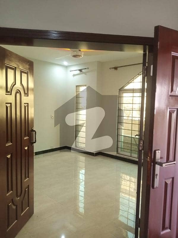 7 Marla Ground Portion Available For Rent In Bahria Town Phase 8