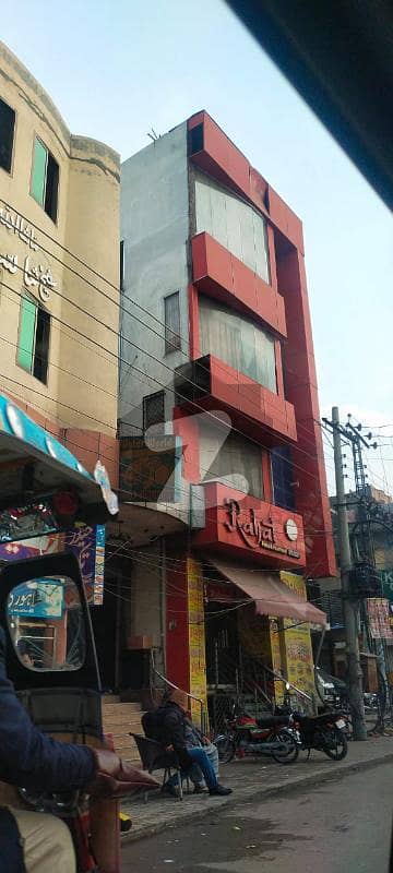 جناح روڈ گجرات میں 4 مرلہ عمارت 6.0 کروڑ میں برائے فروخت۔