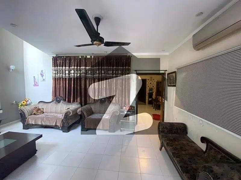 بحریہ ٹاؤن سفاری ولاز بحریہ ٹاؤن سیکٹر B,بحریہ ٹاؤن,لاہور میں 3 کمروں کا 8 مرلہ مکان 2.78 کروڑ میں برائے فروخت۔