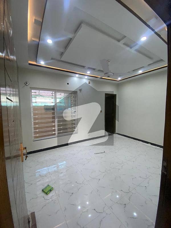 5 MARLA HOUSE AVAILABLE FOR SALE IN BAHRIA TOWN PHASE 8