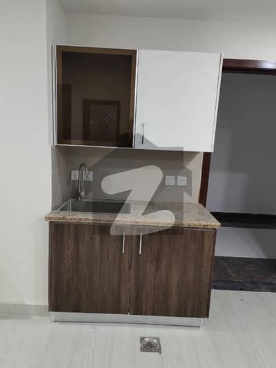 ONE BED STUDIO FURNISHED APARTMENT AVAILABLE FOR SALE AT PRIME LOCATION OF GULBERG GREENS ISLAMABAD