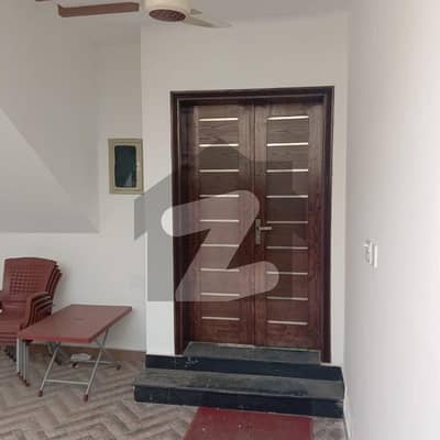 پیراگون سٹی ۔ آرچرڈ بلاک پیراگون سٹی,لاہور میں 3 کمروں کا 4 مرلہ مکان 60.0 ہزار میں کرایہ پر دستیاب ہے۔