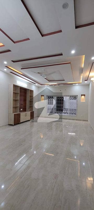 4 Bedrooms Upper Portion Of 1 Kanal Luxurious House Bahria Enclave