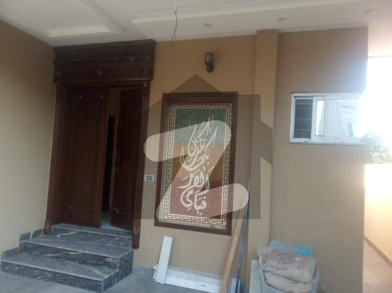 واپڈا سٹی ۔ بلاک کے واپڈا سٹی,فیصل آباد میں 10 مرلہ مکان 3.2 کروڑ میں برائے فروخت۔ واپڈا سٹی ۔ بلاک کے واپڈا سٹی,فیصل آباد میں 10 مرلہ مکان 3.2 کروڑ میں برائے فروخت۔