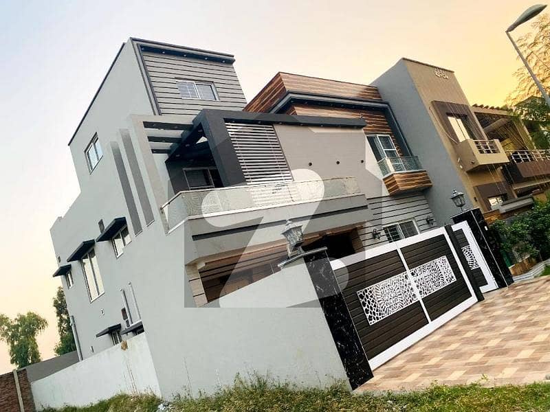7 Marla Modern Design House Available For Sale in Prime Location of DHA