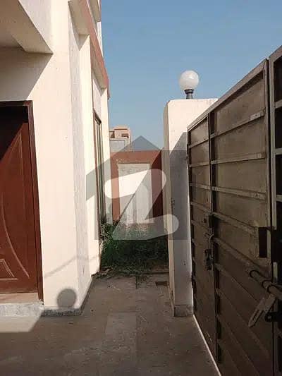 لاھور موٹروے سٹی لاہور میں 3 کمروں کا 5 مرلہ مکان 67.0 لاکھ میں برائے فروخت۔