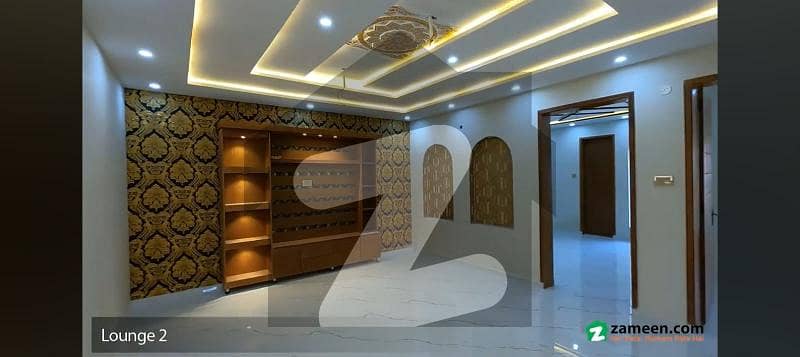 الرحمان گارڈن فیز 2 الرحمان گارڈن,لاہور میں 5 کمروں کا 8 مرلہ مکان 2.4 کروڑ میں برائے فروخت۔