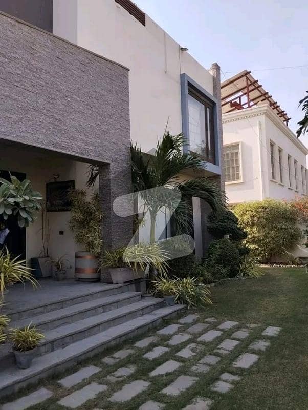 ڈی ایچ اے فیز 6 ڈی ایچ اے ڈیفینس,کراچی میں 6 کمروں کا 1 کنال مکان 18.5 کروڑ میں برائے فروخت۔