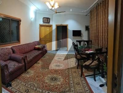 پی ڈبلیو ڈی ہاؤسنگ سکیم اسلام آباد میں 5 کمروں کا 10 مرلہ مکان 3.3 کروڑ میں برائے فروخت۔