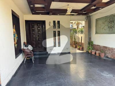 10 Marla Modern House In DHA Phase 5 Lahore FOR SALE