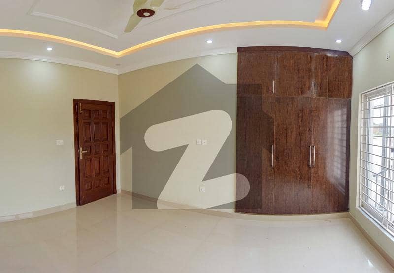 کالٹکس روڈ راولپنڈی میں 4 کمروں کا 5 مرلہ مکان 1.95 کروڑ میں برائے فروخت۔