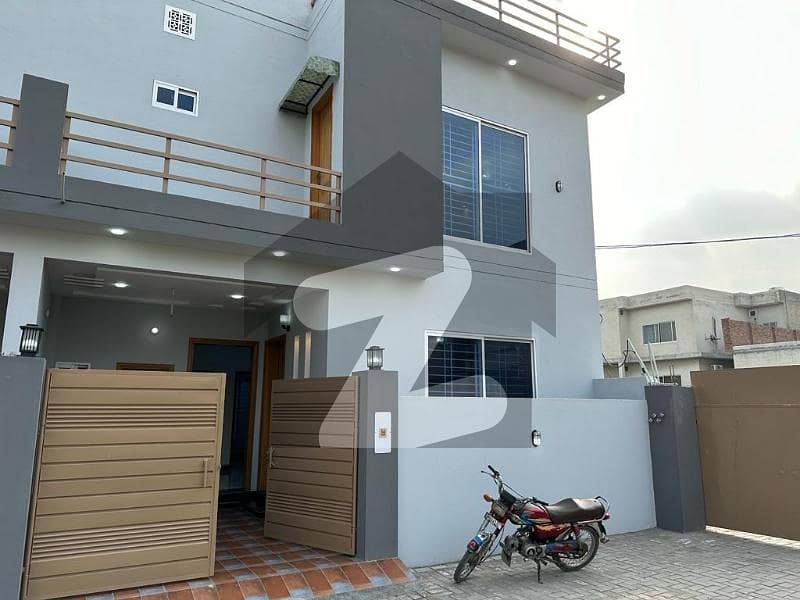 4.5 Marla House For Sale Waking distance Modal Town Chowk