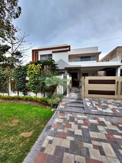 1 Kanal Owner Build Few Years Used Modern Bungalow For Sale In Phase 3