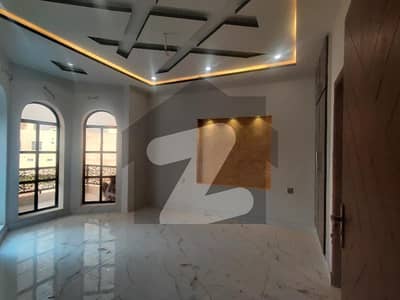 5 Marla Park Facing Luxurious House with A+ Construction In Hamid Block