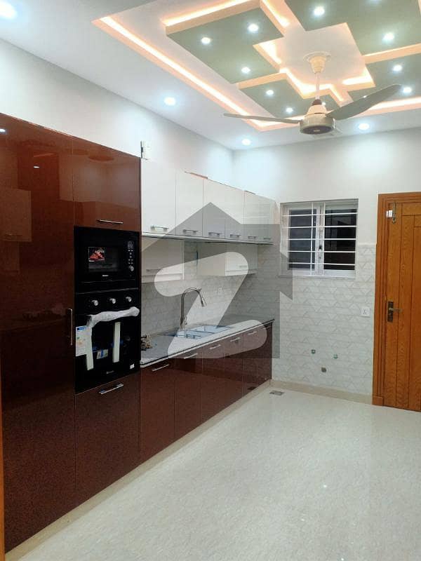 7 Marla Double Unit House 5 Bedrooms For Sale 7 Marla Double Unit House 5 Bedrooms For Sale