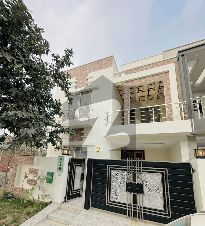 5 MARLA LIKE NEW HOUSE BAHRIA TOWN LAHORE EE Block