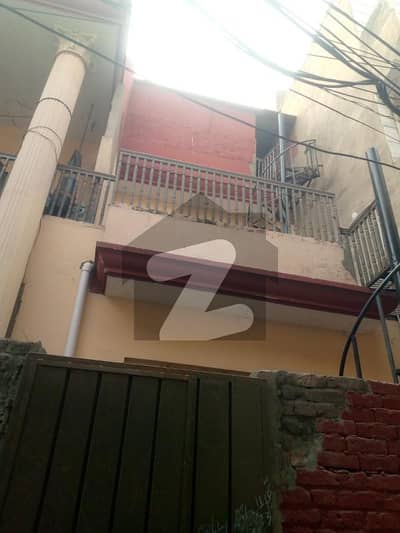 مسلم ٹاؤن لاہور میں 3 کمروں کا 4 مرلہ مکان 1.75 کروڑ میں برائے فروخت۔