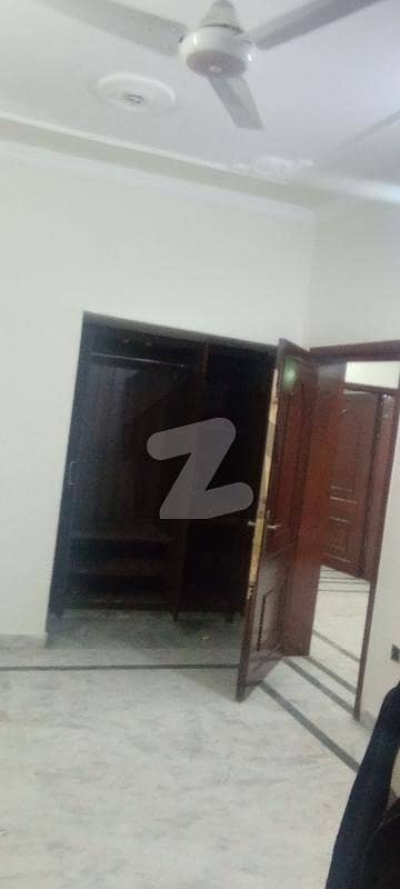 خیابان تنویر راولپنڈی میں 1 کمرے کا 5 مرلہ کمرہ 13.0 ہزار میں کرایہ پر دستیاب ہے۔