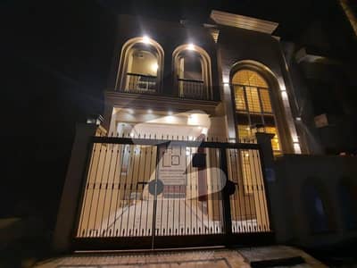 بسم اللہ ہاؤسنگ سکیم جی ٹی روڈ,لاہور میں 4 کمروں کا 5 مرلہ مکان 2.05 کروڑ میں برائے فروخت۔
