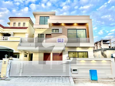 10 Marla Beautiful House For Sale