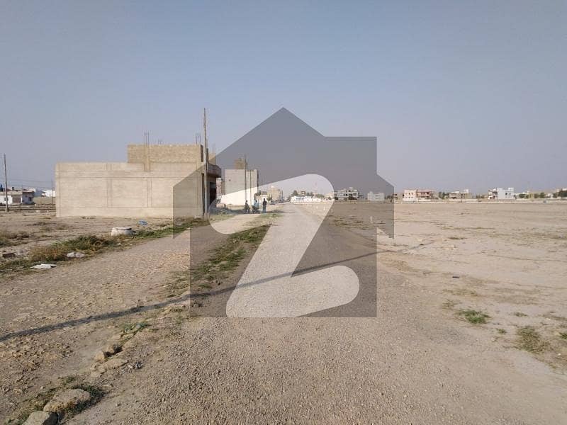 A 100 Square Yards Commercial Plot In Karachi Is On The Market For Sale