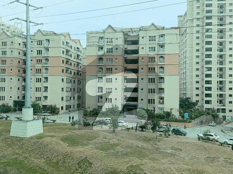 Three Bedroom plus Drawing Room Flat for sale in Defence Residency DHA-2 Islalambad