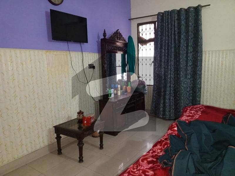 علامہ اقبال ٹاؤن لاہور میں 4 کمروں کا 9 مرلہ مکان 2.7 کروڑ میں برائے فروخت۔