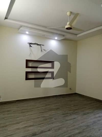 35*70 Upper portion for rent in G-13 Islamabad