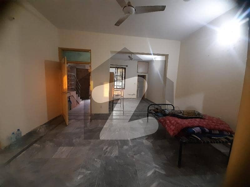 بنی گالہ اسلام آباد میں 2 کمروں کا 5 مرلہ مکان 25.0 ہزار میں کرایہ پر دستیاب ہے۔