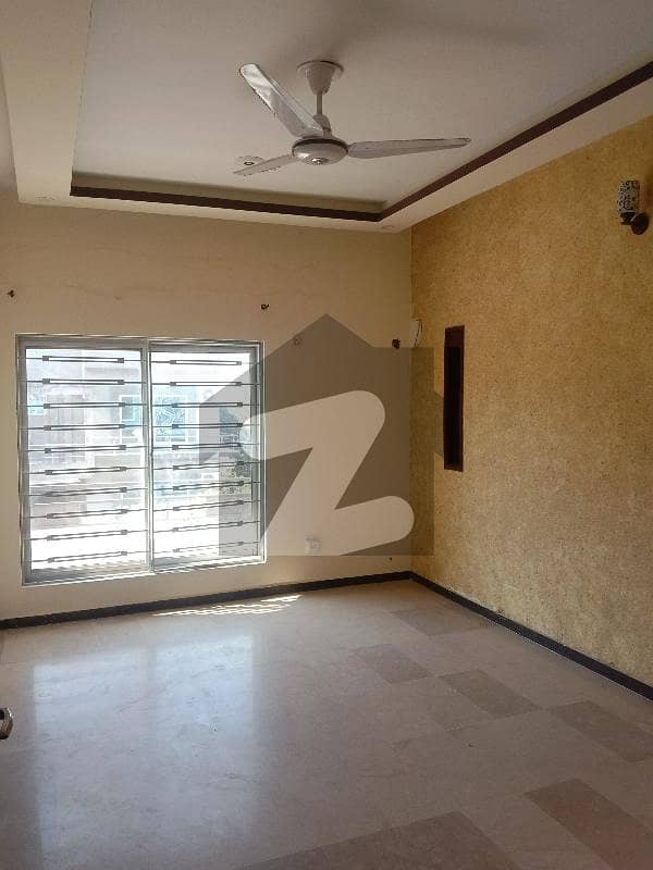 10 Marla House For Rent In Bahria Town Phase3