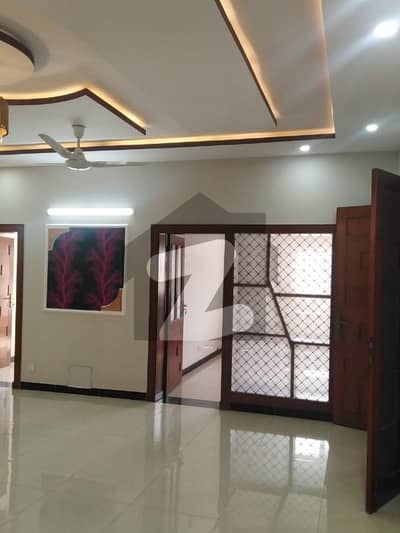 میڈیا ٹاؤن ۔ بلاک سی میڈیا ٹاؤن,راولپنڈی میں 13 مرلہ مکان 5.5 کروڑ میں برائے فروخت۔