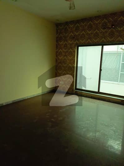 Kanal Maintained First Floor For Small Family