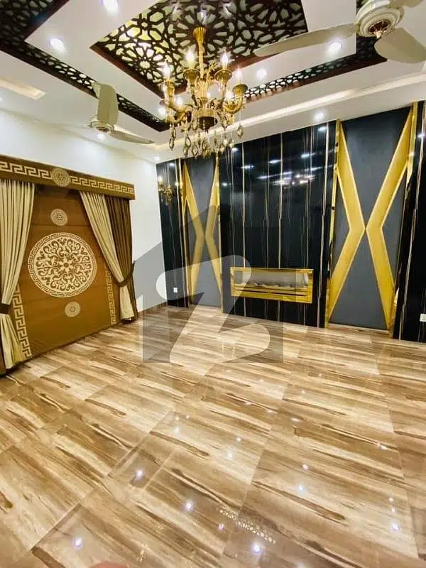 10 Marla Brand New Lock Option For Rent In Bahria Town