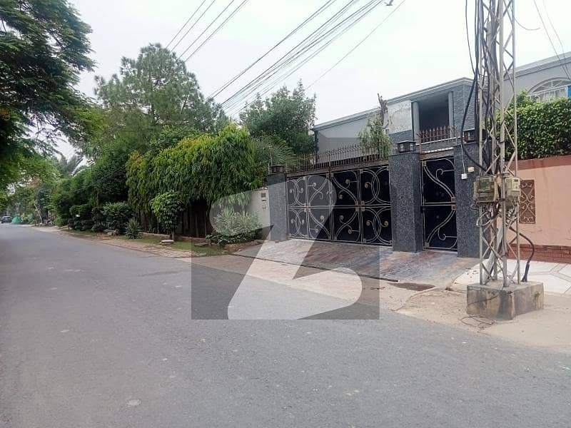 02 Kanal Slightly Used Modern Style Design Bungalow Available For Sale In DHA Phase 1 Block-N Lahore.
