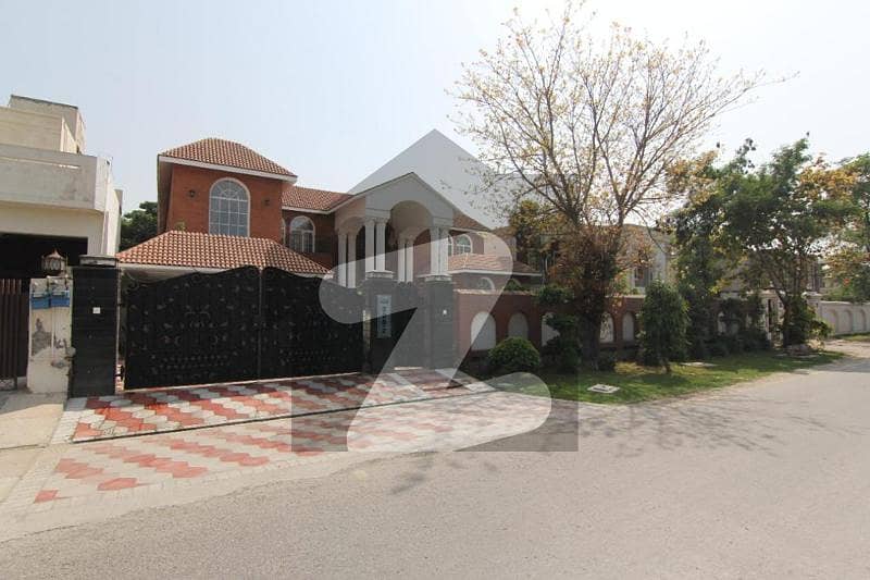 02 Kanal Slightly Used Owner Built Luxury Bungalow Available For Sale In DHA Phase 3 Block-Y Lahore.