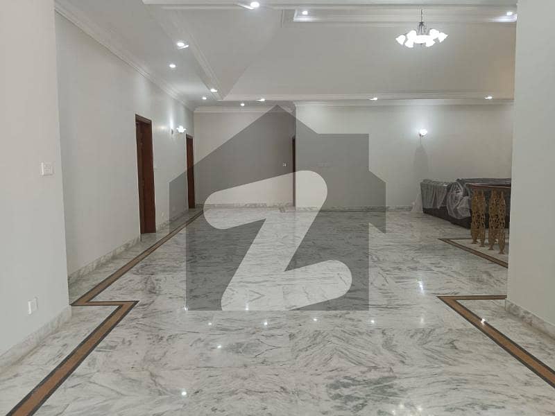 ڈی ایچ اے فیز 6 ڈی ایچ اے ڈیفینس,کراچی میں 6 کمروں کا 2 کنال مکان 8.0 لاکھ میں کرایہ پر دستیاب ہے۔