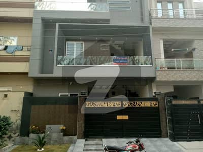 جوبلی ٹاؤن ۔ بلاک ایف جوبلی ٹاؤن,لاہور میں 6 کمروں کا 5 مرلہ مکان 2.2 کروڑ میں برائے فروخت۔