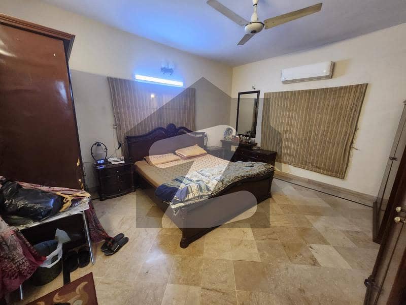 ڈی ایچ اے فیز 4 ڈی ایچ اے ڈیفینس,کراچی میں 4 کمروں کا 12 مرلہ مکان 2.2 لاکھ میں کرایہ پر دستیاب ہے۔