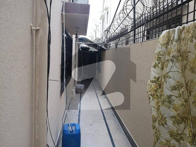 ڈی ایچ اے فیز 7 ڈی ایچ اے ڈیفینس,کراچی میں 6 کمروں کا 12 مرلہ مکان 5.5 کروڑ میں برائے فروخت۔