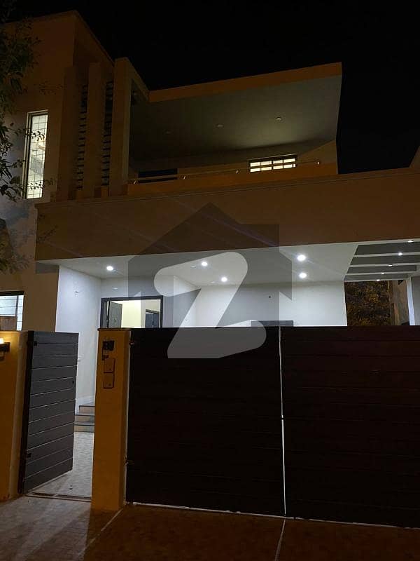 بحریہ ٹاؤن - پریسنٹ 1 بحریہ ٹاؤن کراچی,کراچی میں 5 کمروں کا 11 مرلہ مکان 3.0 کروڑ میں برائے فروخت۔