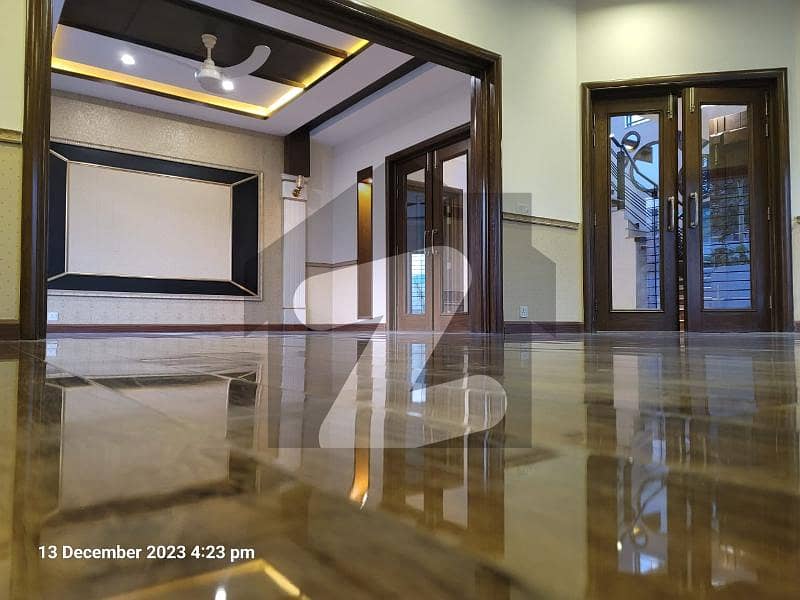 ڈی ایچ اے فیز 4 ڈیفنس (ڈی ایچ اے),لاہور میں 5 کمروں کا 1 کنال مکان 7.0 کروڑ میں برائے فروخت۔