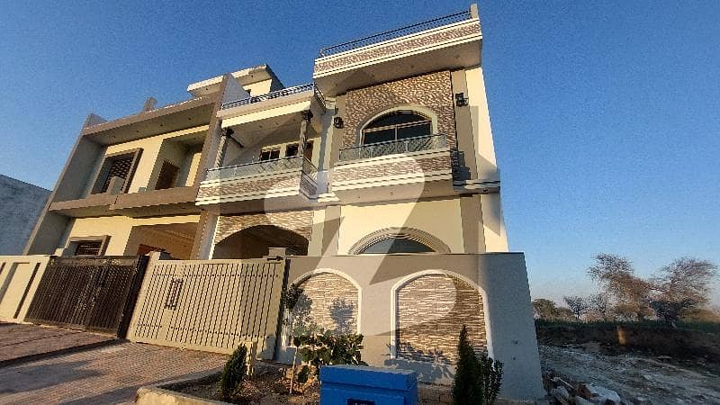 فیصل ٹاؤن - ایف ۔ 18 اسلام آباد میں 5 کمروں کا 5 مرلہ مکان 2.38 کروڑ میں برائے فروخت۔